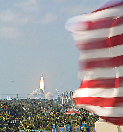Shuttle_&_Flag